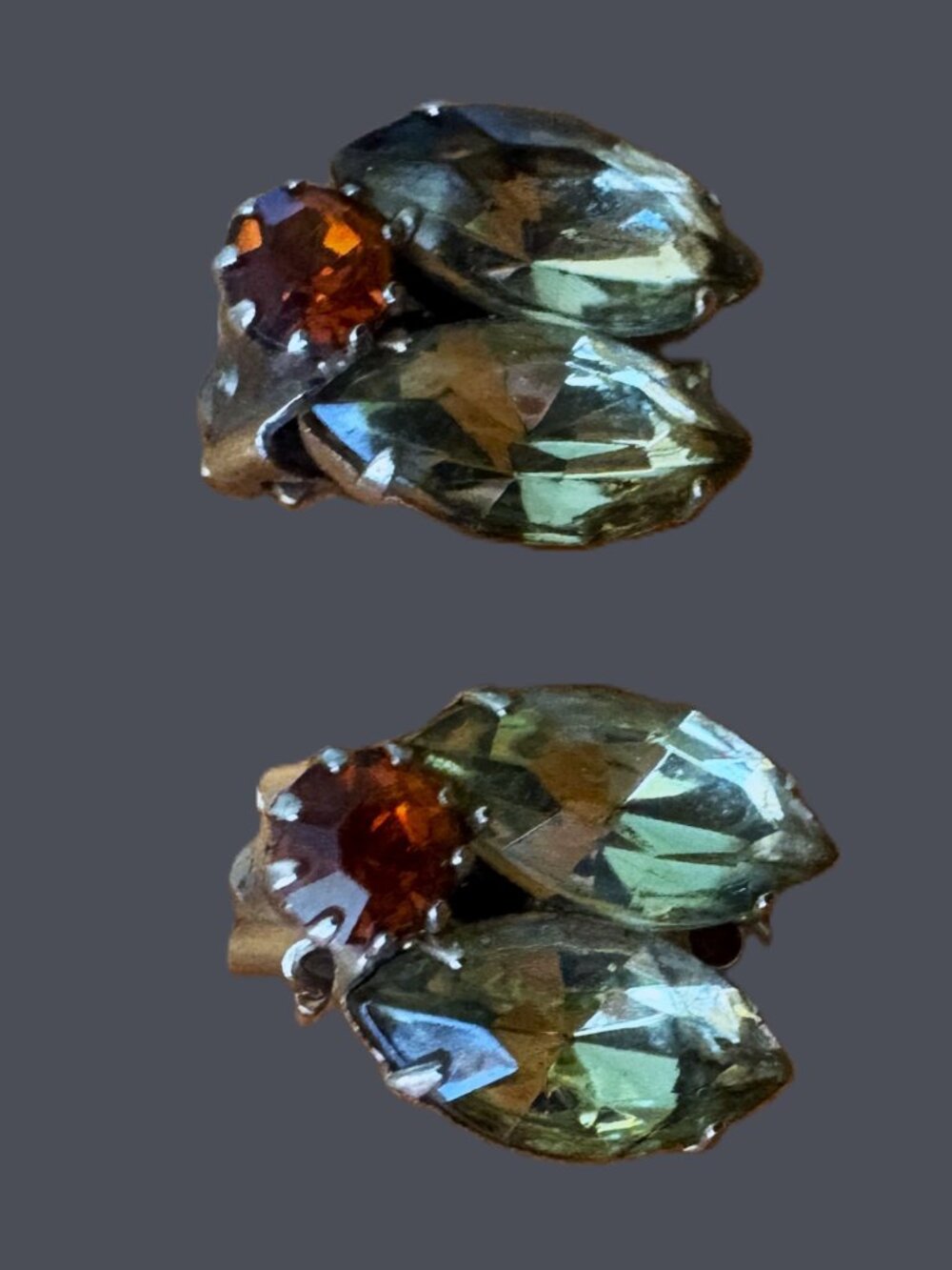 Vintage Rhinestone Light-Green Saphire-Crystals with Red Garnet Clip-on Earrings